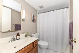 3916 N Oakland Ave, Milwaukee, WI 53211 - Photo 27