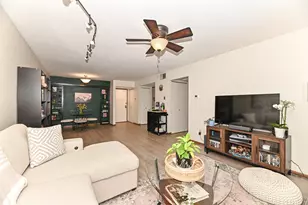 3916 N Oakland Ave, Milwaukee, WI 53211 - Photo 11
