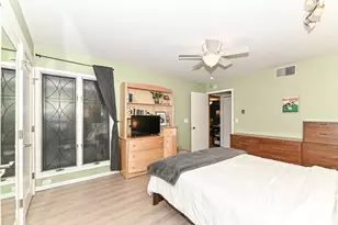 3916 N Oakland Ave, Milwaukee, WI 53211 - Photo 23