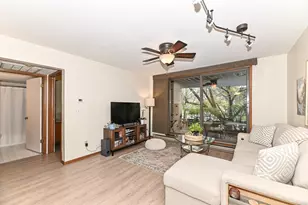 3916 N Oakland Ave, Milwaukee, WI 53211 - Photo 7