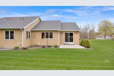 4033  Spring Ct, Sheboygan, WI 53083 - Photo 5