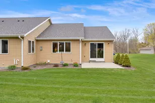 4033 Spring Ct, Sheboygan, WI 53083 - Photo 5