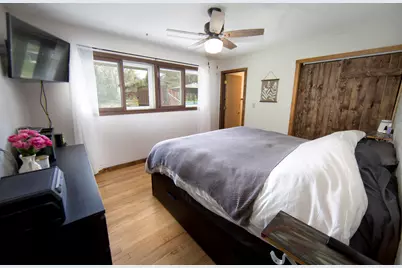 N68W13722  Bay Ridge Ct, Menomonee Falls, WI 53051 - Photo 9