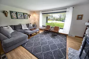 N68W13722 Bay Ridge Ct, Menomonee Falls, WI 53051 - Photo 3