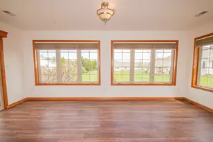 W197N17085 Stonewall Dr, Jackson, WI 53037 - Photo 7