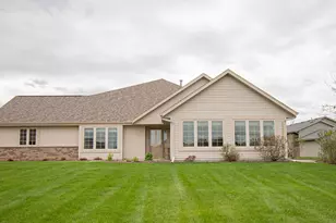W197N17085 Stonewall Dr, Jackson, WI 53037 - Photo 1