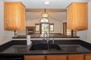W197N17085 Stonewall Dr, Jackson, WI 53037 - Photo 11