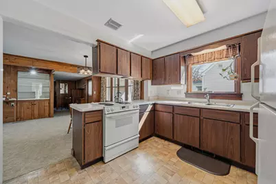 1205  Barnes St, Delavan, WI 53115 - Photo 7