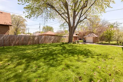 2844 N Hartung Ave, Milwaukee, WI 53210 - Photo 9