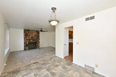 W167N11188  Queens Ct #W167N11190, Germantown, WI 53022 - Photo 25