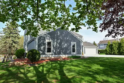 W167N11188  Queens Ct #W167N11190, Germantown, WI 53022 - Photo 3