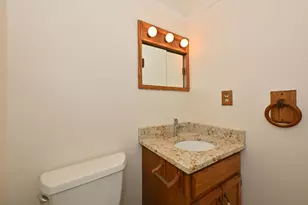 W167N11188 Queens Ct, Germantown, WI 53022 - Photo 33