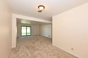 W167N11188 Queens Ct, Germantown, WI 53022 - Photo 35