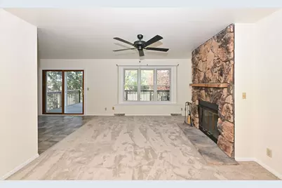 W167N11188  Queens Ct #W167N11190, Germantown, WI 53022 - Photo 21