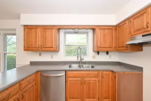 W167N11188 Queens Ct, Germantown, WI 53022 - Photo 27