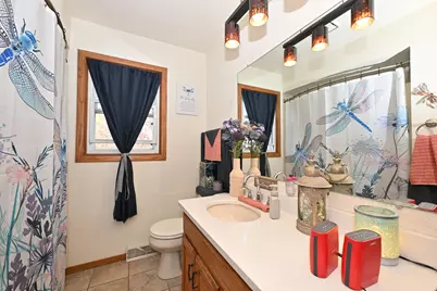 W167N11188  Queens Ct #W167N11190, Germantown, WI 53022 - Photo 13