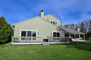 W167N11167 Queens Ct, Germantown, WI 53022 - Photo 3