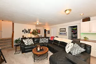 W167N11167 Queens Ct, Germantown, WI 53022 - Photo 37