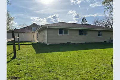 12329 W Larkspur Rd, Franklin, WI 53132 - Photo 5