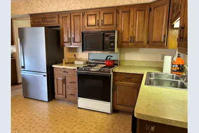12329 W Larkspur Rd, Franklin, WI 53132 - Photo 9