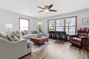 904 Lake Shore Dr, Beaver Dam, WI 53916 - Photo 15