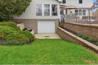 904  Lake Shore Dr, Beaver Dam, WI 53916 - Photo 7