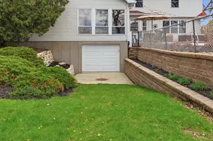 904 Lake Shore Dr, Beaver Dam, WI 53916 - Photo 7