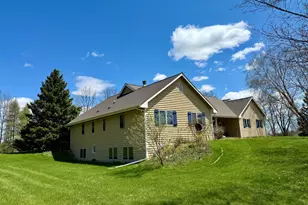 N6383 Hickory Cross, Plymouth, WI 53073 - Photo 3