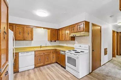 17654  Nassau Dr, Brookfield, WI 53045 - Photo 15