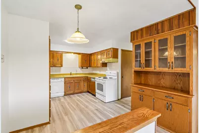 17654  Nassau Dr, Brookfield, WI 53045 - Photo 11