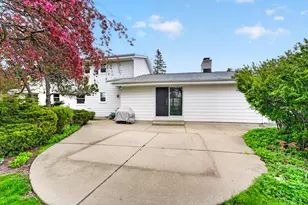 1634 W River Oaks Ln, Mequon, WI 53092 - Photo 25