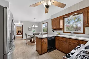 1634 W River Oaks Ln, Mequon, WI 53092 - Photo 9