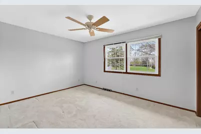 1634 W River Oaks Ln, Mequon, WI 53092 - Photo 17