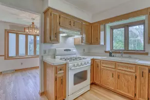 4355 S Longview Dr, New Berlin, WI 53151 - Photo 9