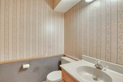 4355 S Longview Dr, New Berlin, WI 53151 - Photo 13