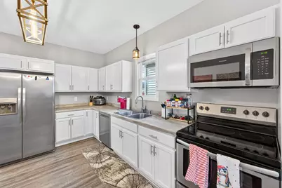 1731 S 65th St, West Allis, WI 53214 - Photo 7