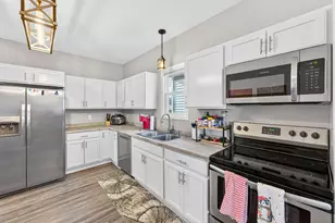 1731 S 65th St, West Allis, WI 53214 - Photo 7
