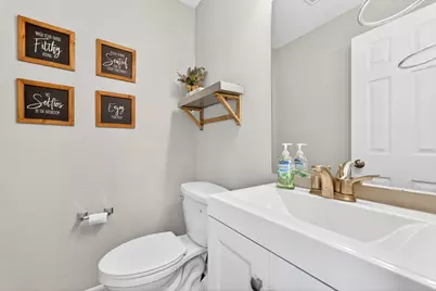 1731 S 65th St, West Allis, WI 53214 - Photo 9