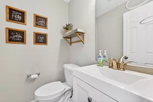 1731 S 65th St, West Allis, WI 53214 - Photo 9
