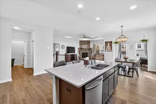 7906 W Park Circle Way, Franklin, WI 53132 - Photo 13
