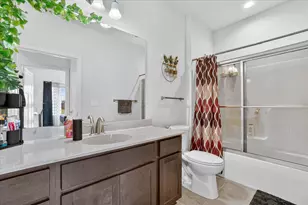 7906 W Park Circle Way, Franklin, WI 53132 - Photo 23