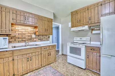 180 E Henry Clay St, Whitefish Bay, WI 53217 - Photo 9