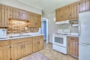 180 E Henry Clay St, Whitefish Bay, WI 53217 - Photo 9