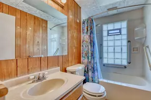 180 E Henry Clay St, Whitefish Bay, WI 53217 - Photo 15