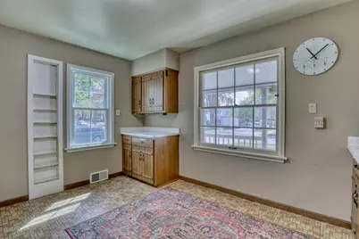 180 E Henry Clay St, Whitefish Bay, WI 53217 - Photo 11