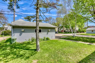 180 E Henry Clay St, Whitefish Bay, WI 53217 - Photo 29