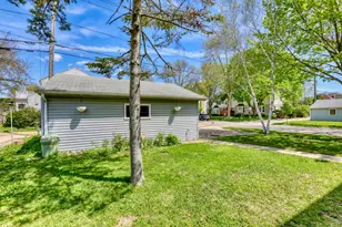 180 E Henry Clay St, Whitefish Bay, WI 53217 - Photo 29