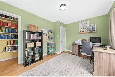 7926 W Wright St, Wauwatosa, WI 53213 - Photo 13