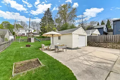 7926 W Wright St, Wauwatosa, WI 53213 - Photo 31