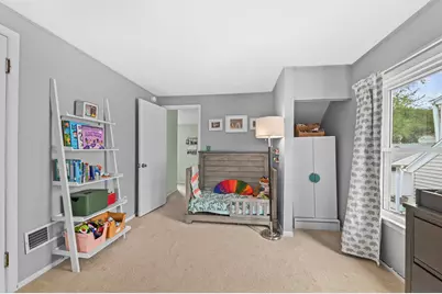 7926 W Wright St, Wauwatosa, WI 53213 - Photo 23